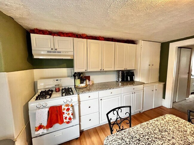 Building Photo - 23 Enon Wy