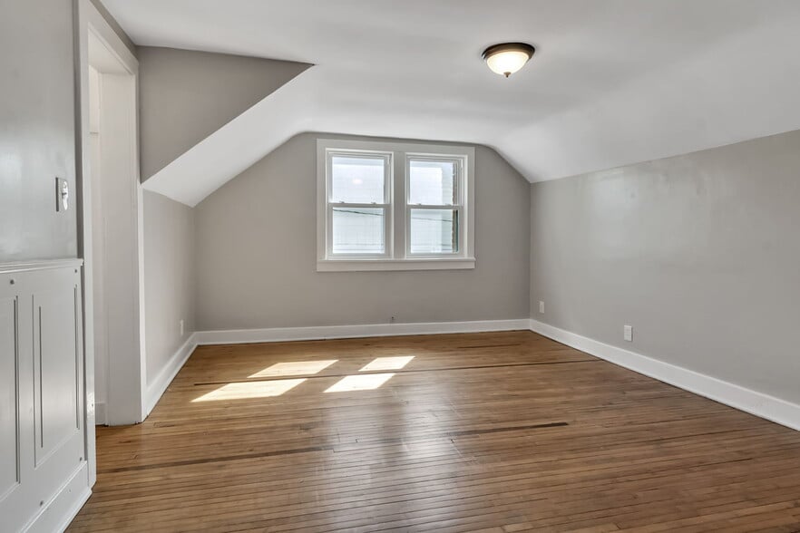 bedroom 2 - 56 Garfield St