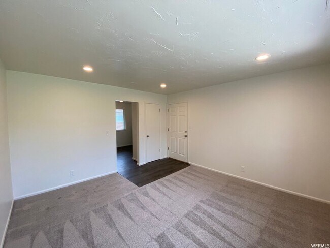 Building Photo - 3135 S 200 E