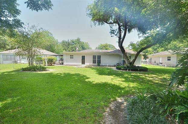 Building Photo - 206 Pecan Dr