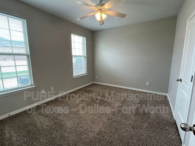 Building Photo - 1918 Timber Oaks Dr