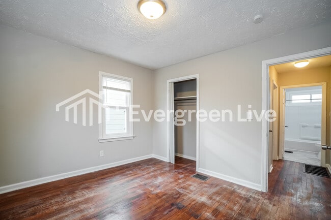 Building Photo - 3081 Grasmere Ave