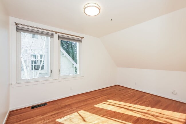 Building Photo - FOR RENT – 3 bed 2 bath Coastal Living in Santa Cruz