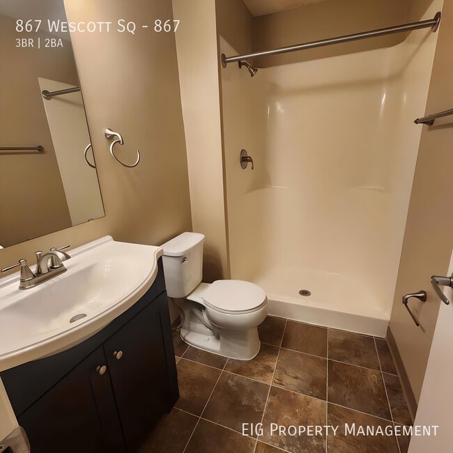 Building Photo - 867 Wescott Square