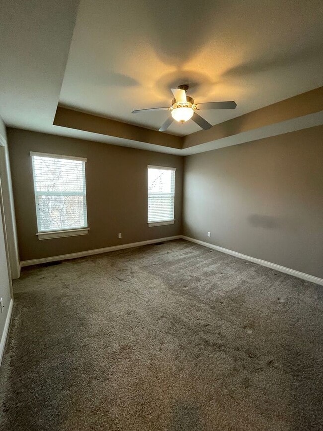 Building Photo - Custom Built 3 bed 2.5 bath Home Nestled A...