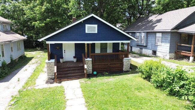 Building Photo - Updated 2 Bedroom/ 1 Bath Home in KCMO