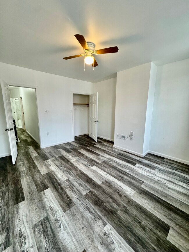 Building Photo - 1828 E Orleans St