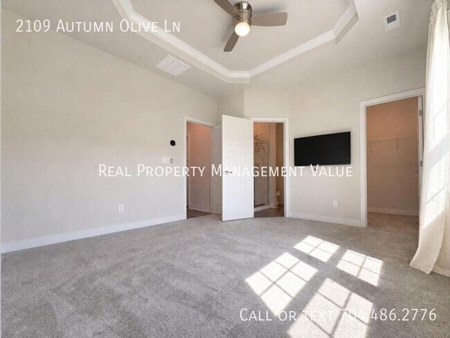 Building Photo - 2109 Autumn Olive Ln