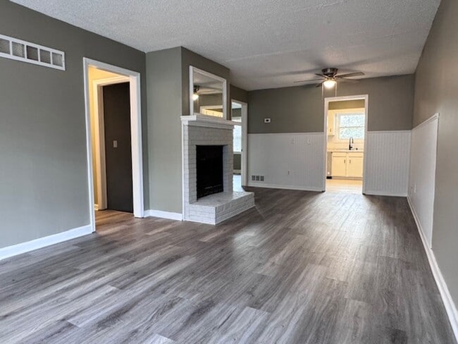 Building Photo - Charming 2-Bedroom Townhome in Prime Kennesaw Location!