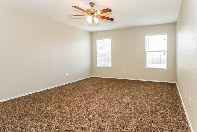 Building Photo - 1815 Northridge Dr