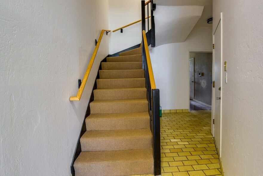 Building Photo - 4631-4633-4633 Irving St