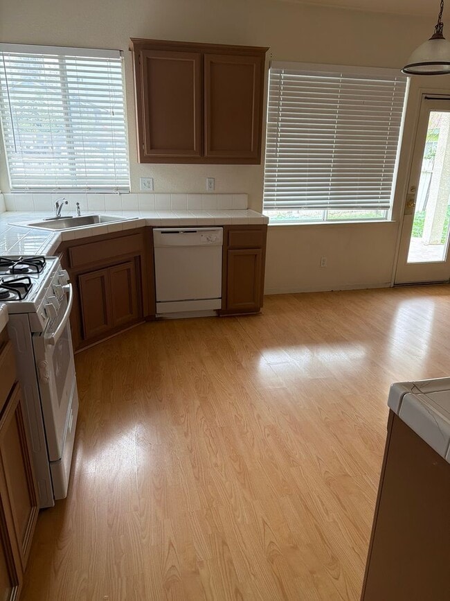 Building Photo - 473 Cabernet St