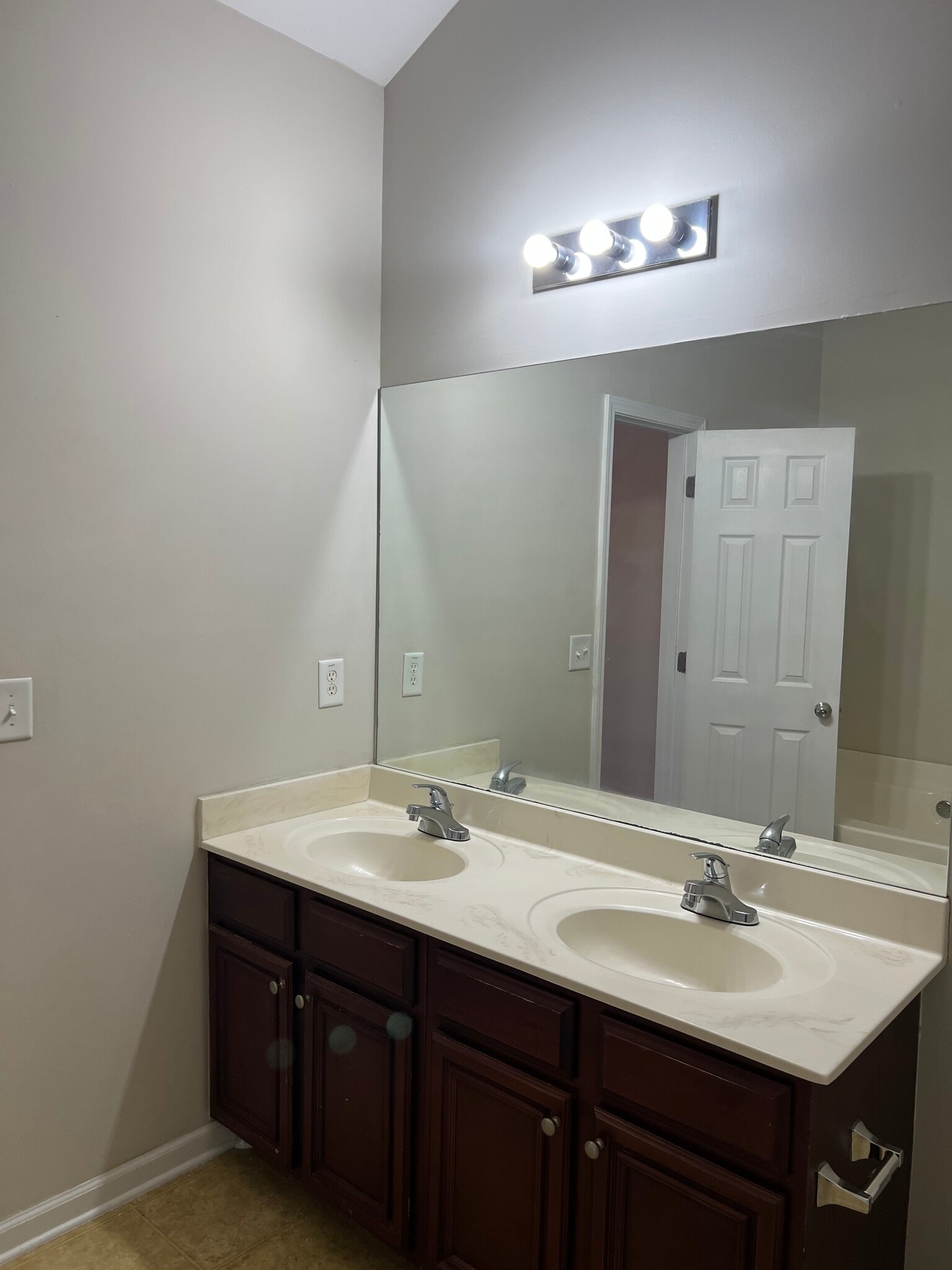 Building Photo - 4028 Haworth Pky