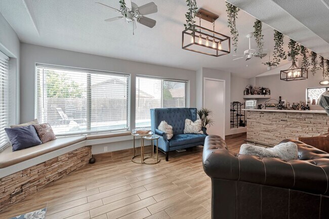 Building Photo - Your Spacious DREAM Home in The Heart of Gilbert!