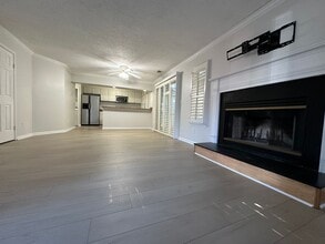 Building Photo - DIAMOND SPRINGS