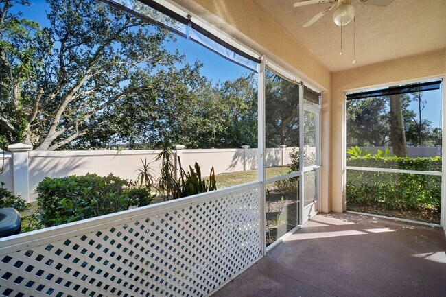 Building Photo - Charming 2-bedroom, 2.5-bathroom townhome ...