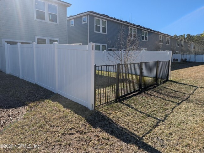 Building Photo - 10663 Waterfield Rd