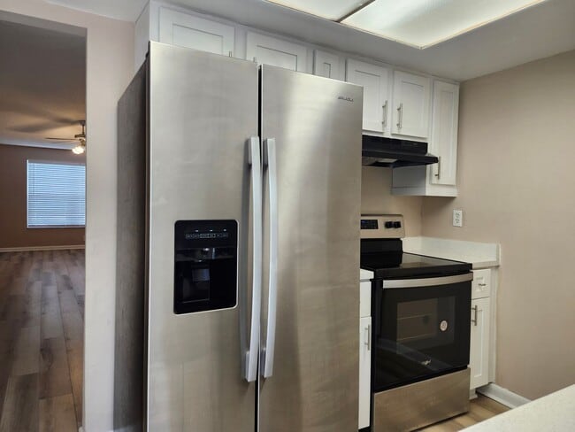 Building Photo - Duplex for Rent