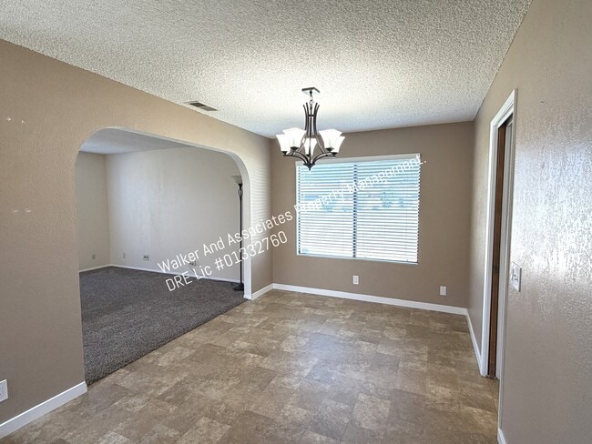 Building Photo - 622 Farrell Dr