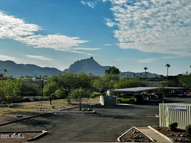 Building Photo - 16852 E La Montana Dr