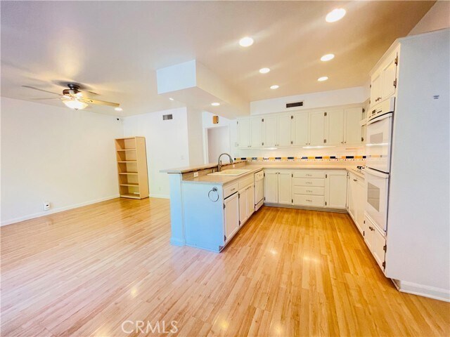 Building Photo - 6534 Petit Ave