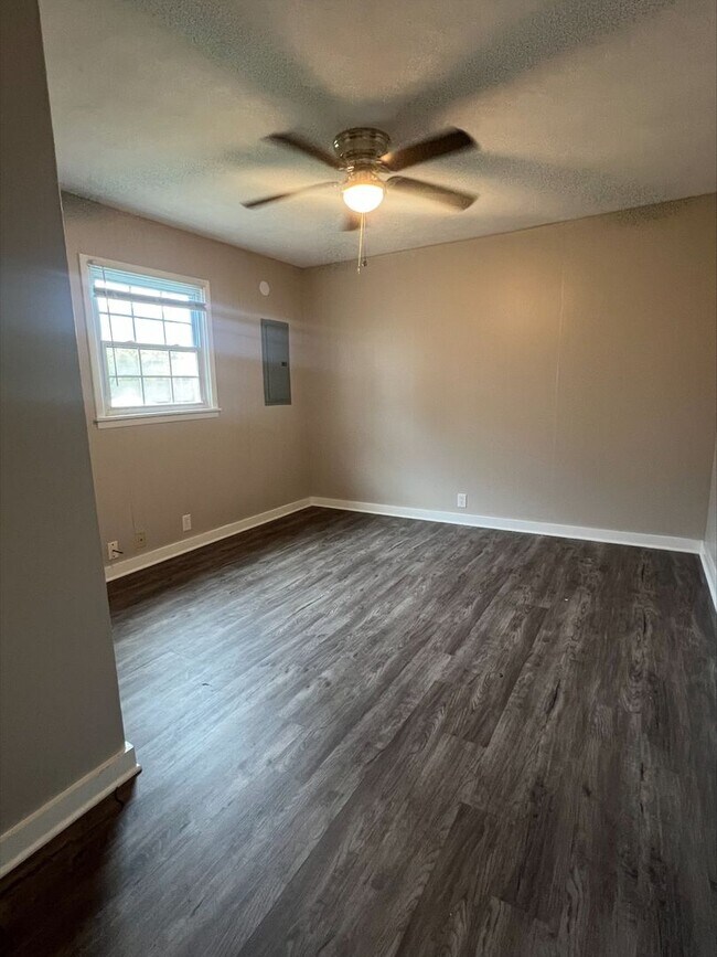 Building Photo - Embrace Your Fresh Start at The Ridge at Knob Creek!