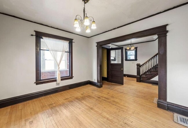 Building Photo - 311 E 31st St