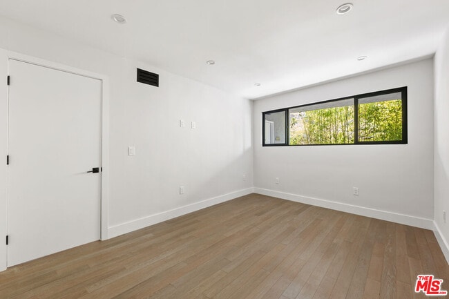 Building Photo - 1450 S Crescent Heights Blvd