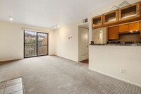 Building Photo - 1 MO. FREE RENT! UNFURNISHED Bright & Stylish Condo at The Reserve