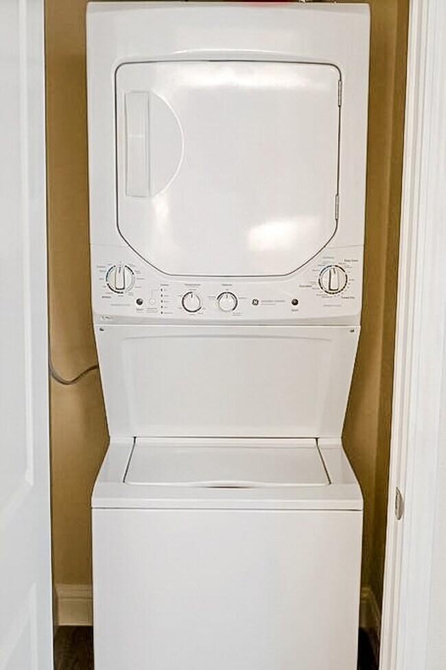 Building Photo - 12701 N Pennsylvania Ave