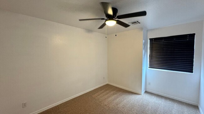 Building Photo - Executive Style 3 bedroom home