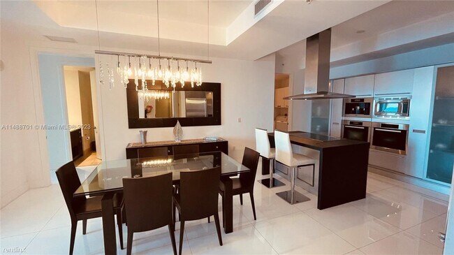 Building Photo - 2 br, 2.5 bath Condo - 18201 Collins Ave A...