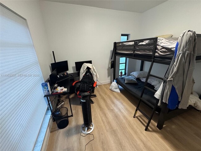 Building Photo - 3911 SW 56th Ct