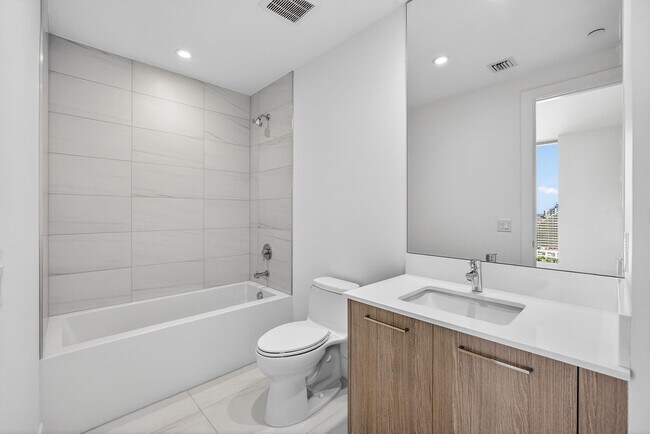 Building Photo - 151 N Seabreeze Blvd