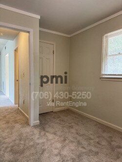 Building Photo - 111 Primrose Dr