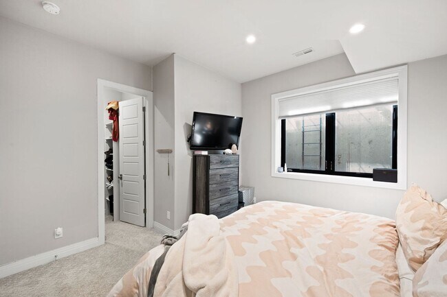 Building Photo - Luxury 4BD, 6BA Cherry Creek Home with 4 Outdoor Spaces