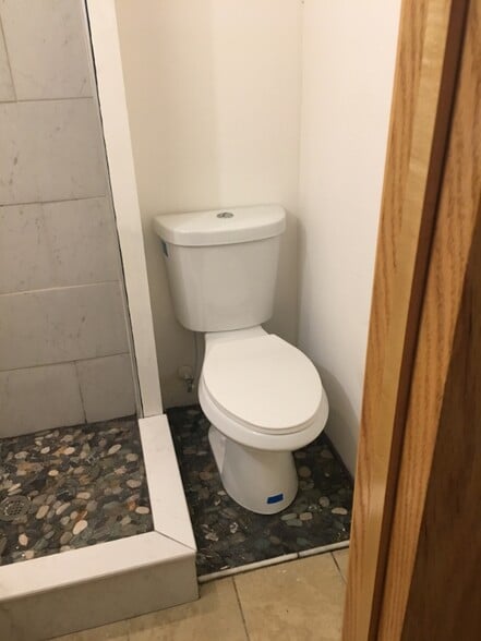 Building Photo - 2400 Perry St