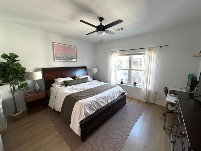 Building Photo - 3101 Govalle Ave