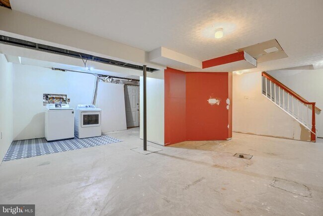 Building Photo - 7804 Montreal Ct