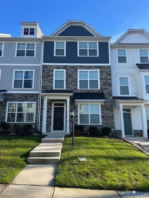 Primary Photo - 17067 Thornapple Ct