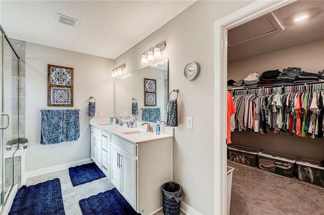 Building Photo - Beautiful 5 BR Home in Brownsburg!