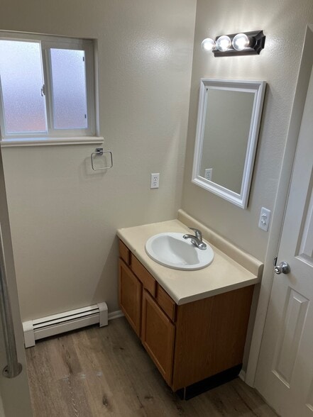 Building Photo - 2999 1/4 Pinyon Ave