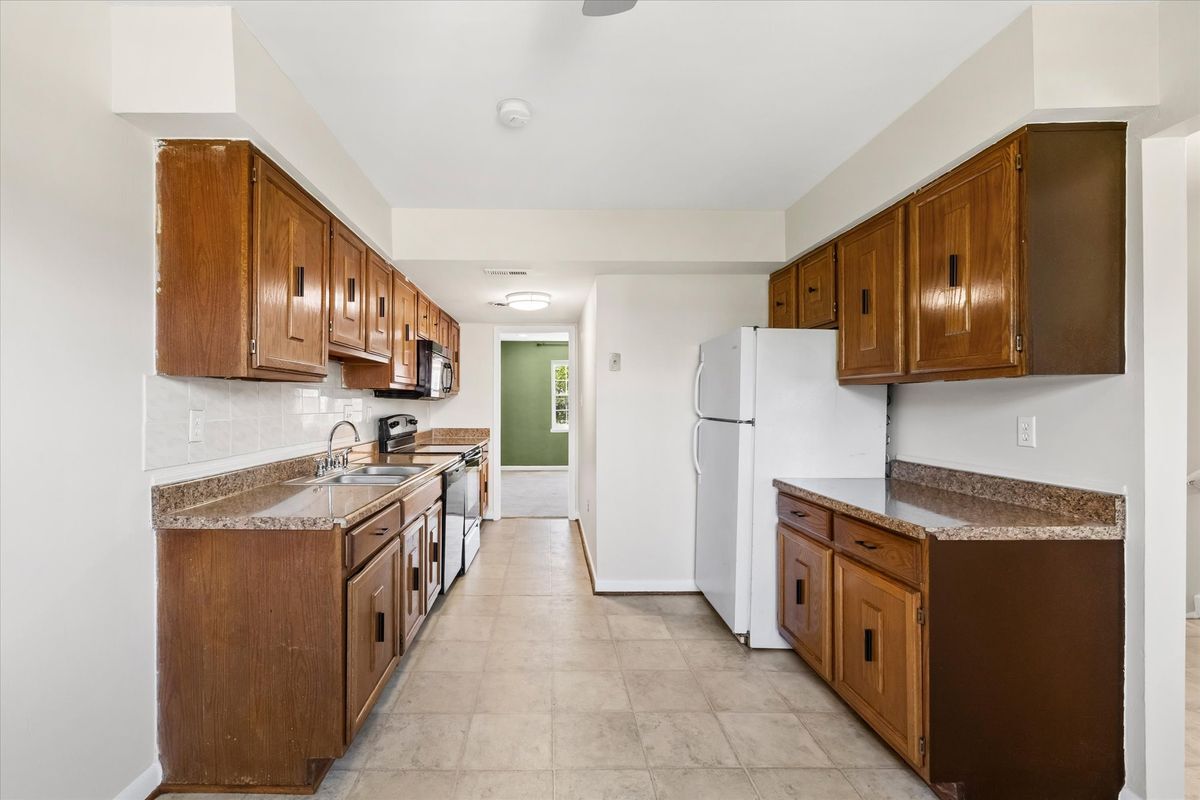 Building Photo - 3509 Coxcomb Mews