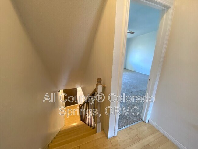 Building Photo - 218 W Rockrimmon Blvd