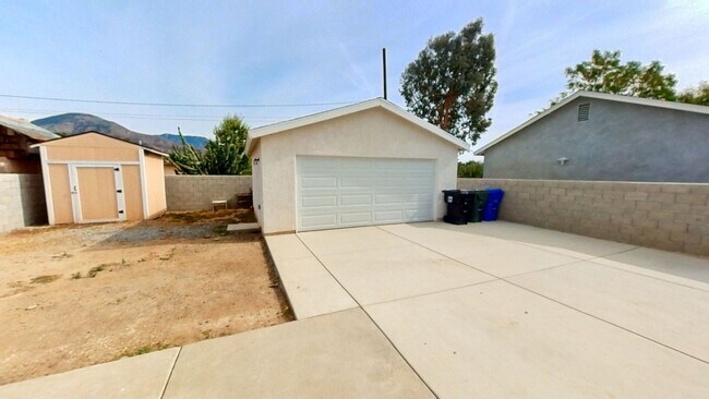 Building Photo - 3189 Sanchez St N