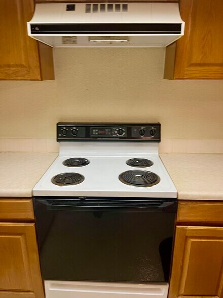 Building Photo - 31819 Rocky Village Dr