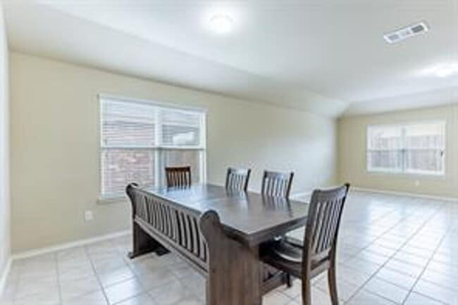 Building Photo - Single-family beautiful home has 5 bedroom...