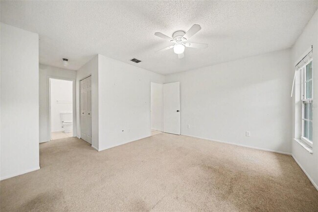 Building Photo - 5033 Loyola Ln