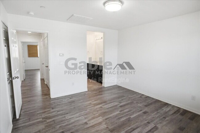 Building Photo - 14854 Nordhoff St
