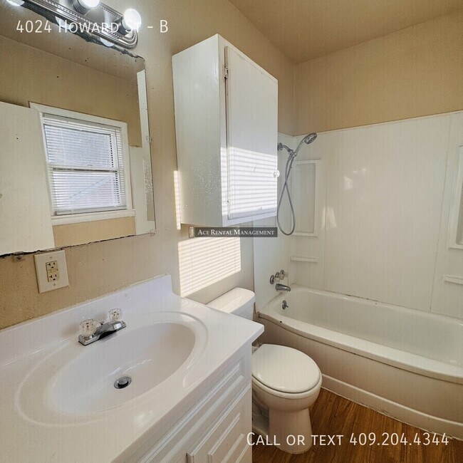 Building Photo - 4024 Howard St